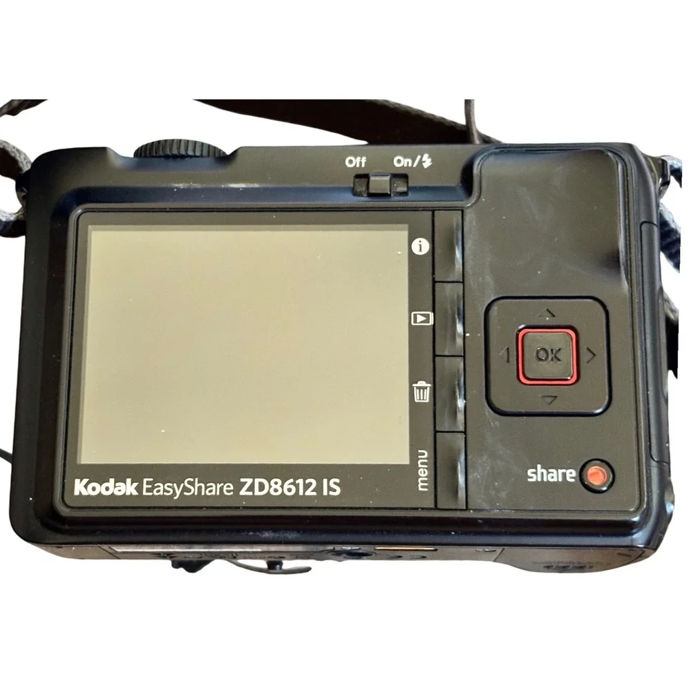 Kodak EasyShare ZD8612 IS Digital Camera 8.1MP‎ 12x Optical Zoom Black HD Bundle
